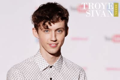 troye sivan altura|troye sivan size.